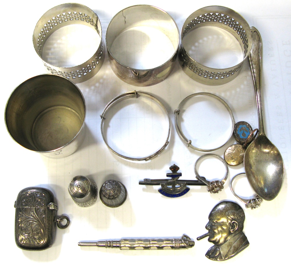 A mixed quantity of silver to include three napkin rings, a small vesta case, two thimbles, - Image 2 of 2