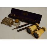 A small quantity of collectors' items comprising a Parker Duofold fountain pen with 14ct gold nib,