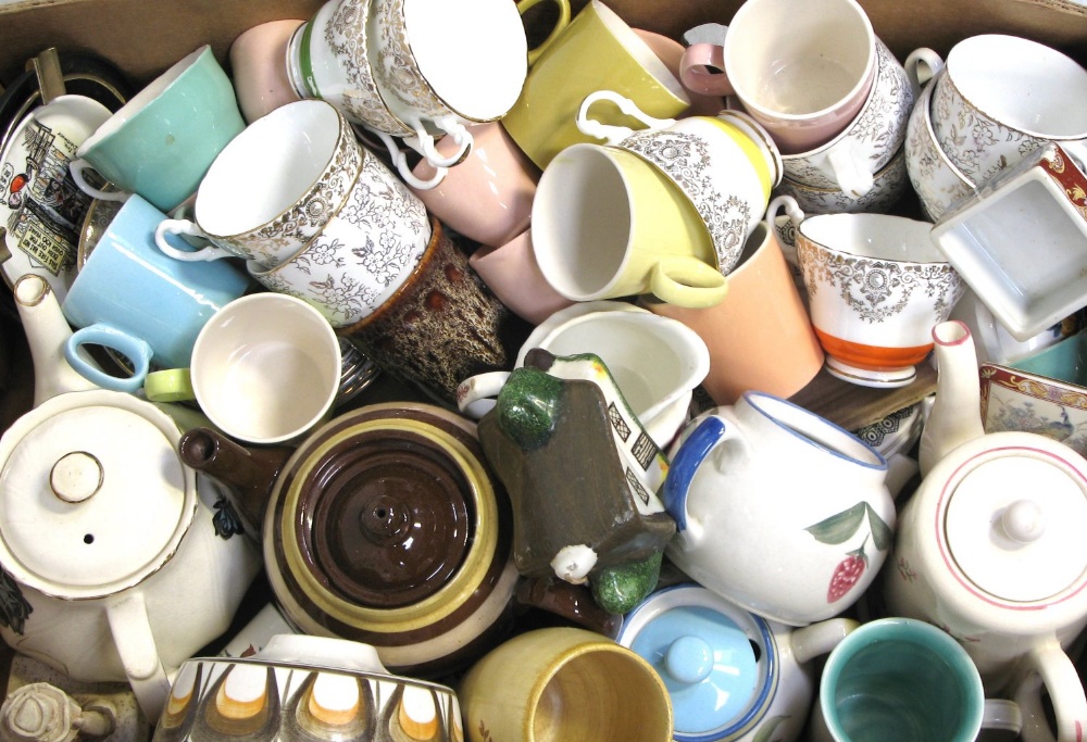 A mixed box of ceramics to include teapots, a Winston part tea service etc.