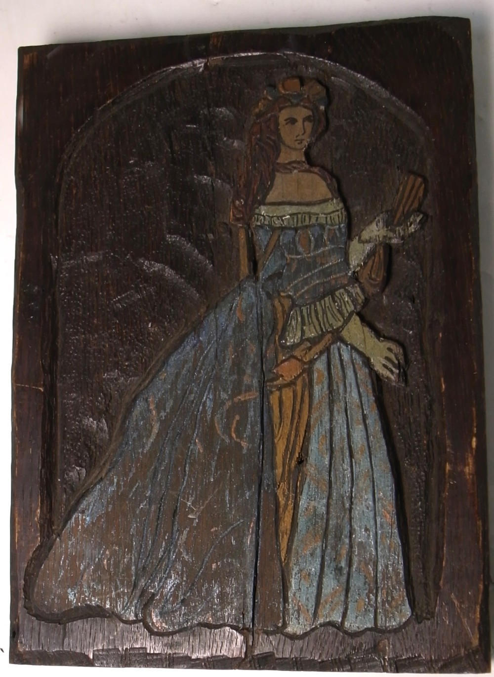 A hand carved oak panel depicting Mary Queen of Scots, 30.5 x 22cm.