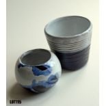 2 x small pots (10x9cm & 9x7cm) 6 of 8 lots