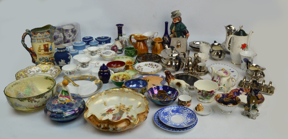 A quantity of decorative ceramics to include a Shelley lustre glazed trinket box surmounted with