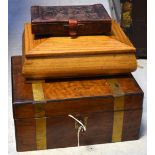 An early 20th century oak jewellery box,