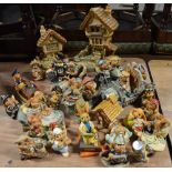 Twenty five various Pendelfin figurines and figure groups.