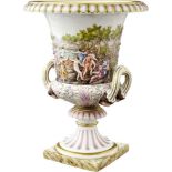 Prunkvase Ginori Doccia 20. Jh. Porzellan-Medicivase mit reliefierten mythologischen Szenen.