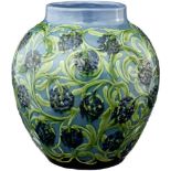 Vase "M. Laeuger" Kandern Anfang 20. Jh. Keramik mit mehrfarbiger Glasur "Beerenzweige". Im Stand