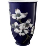 Vase Royal Kopenhagen Mitte 20. Jh. Porzellanvase mit blauem Fond und mehrfarbiger Malerei "