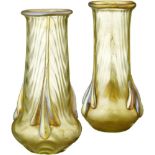 Paar Ziervasen Böhmen um 1900. Farbloses, in die Form geblasenes Glas mit Irisierung. Höhe je 13.5