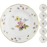 6 Dessertteller Meissen Anfang 20. Jh. Porzellan mit polychromer Blumenmalerei. Ränder vergoldet. Im