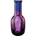 Vase "Kraka" Orrefors um 1970. Entwurf Sven Palmqvist. Farbloses Glas mit violettem Innenfang und