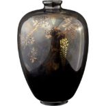 Kleine Shakudo Vase Japan Meiji (1868-1912). Dekor von Glyzinen in Buntmetalleinlage. Stand mit