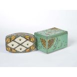 Reserve: 85 EUR    2  Biscuit Tins "Bahlsen", min. paint d., rusty, C 2    2 "Bahlsen" Keksdosen,