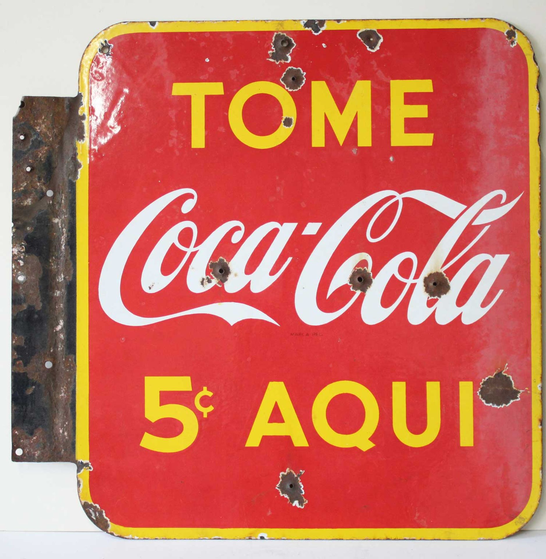 Kuba Coca Cola Emaileschild um 1955. Originalschild mit leichten Schadstellen. Beidseitig - Bild 2 aus 2