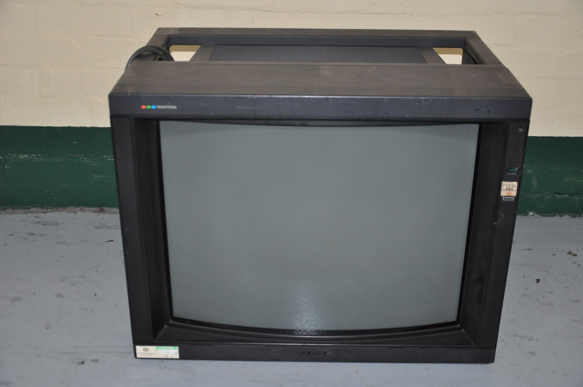 24" Sony Trintron monitor