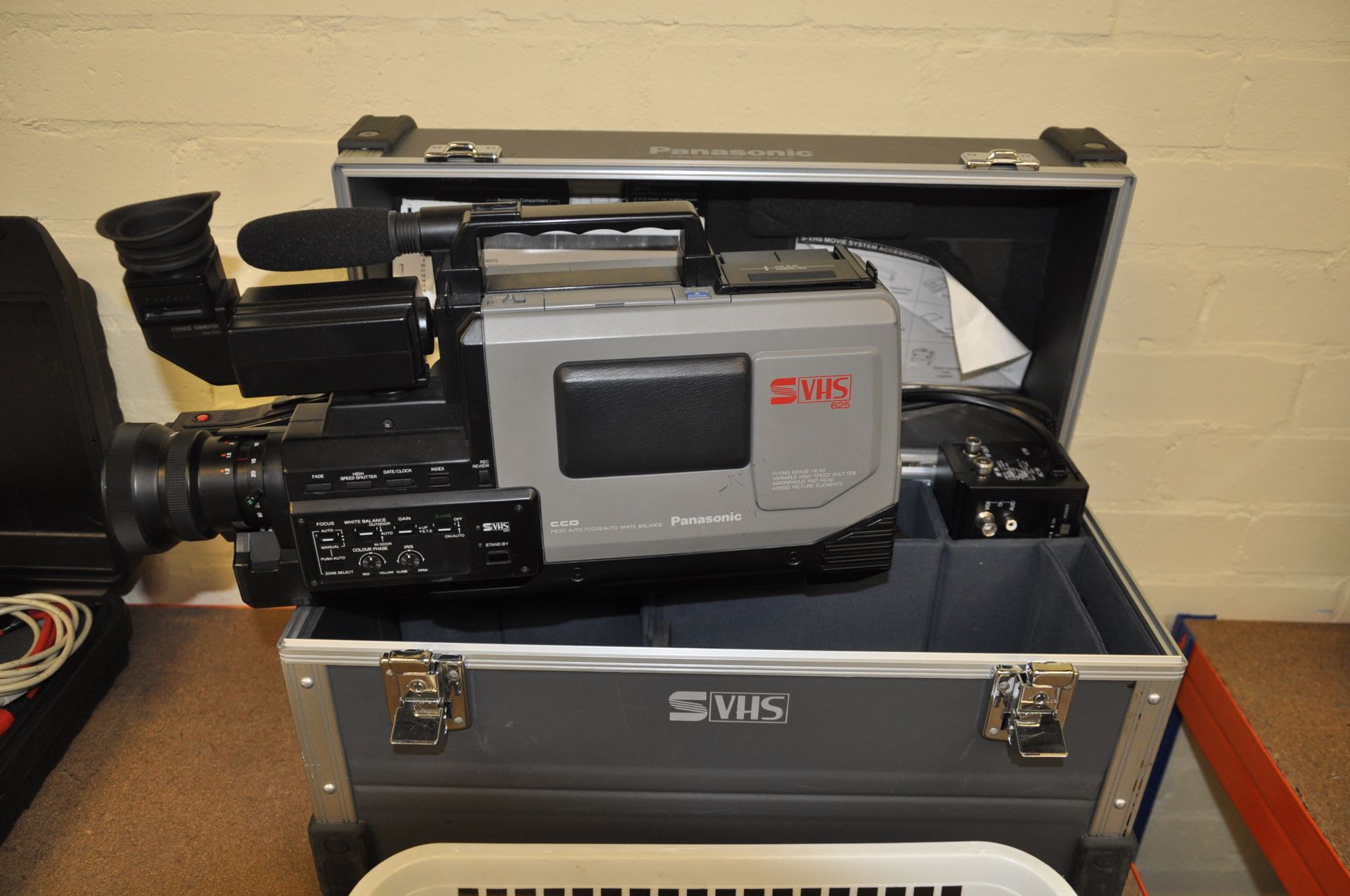 Panasonic S-VHS movie AG450 autofocus, auto white balance movie camera, serial no.