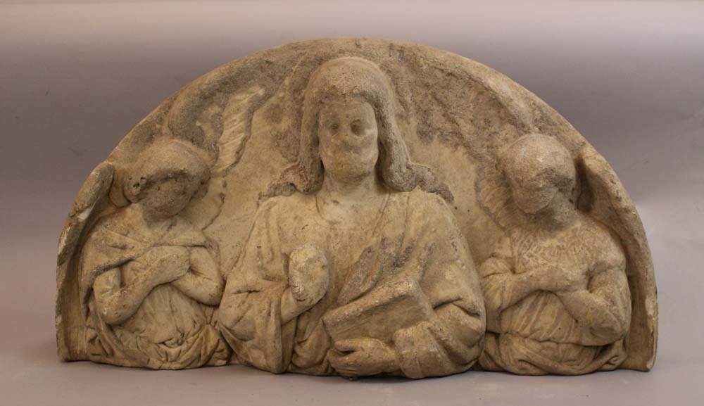 North or Central Italian door arch, 14th/15th Century, white marble with grey veins, in the centre