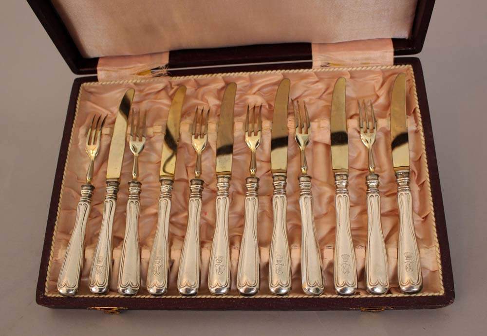 Vienna silver dessert cutlery for six people including six forks and six knifes in original case,