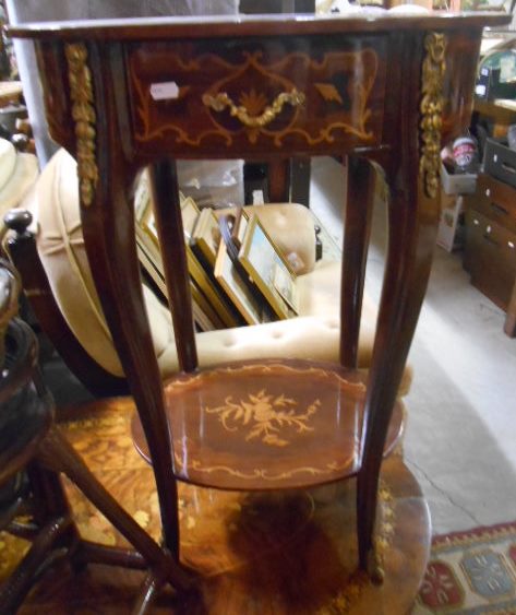 An Attractive Lot of Furniture comprising an inlaid mahogany oval coffee table, similar cabinet - Image 3 of 4