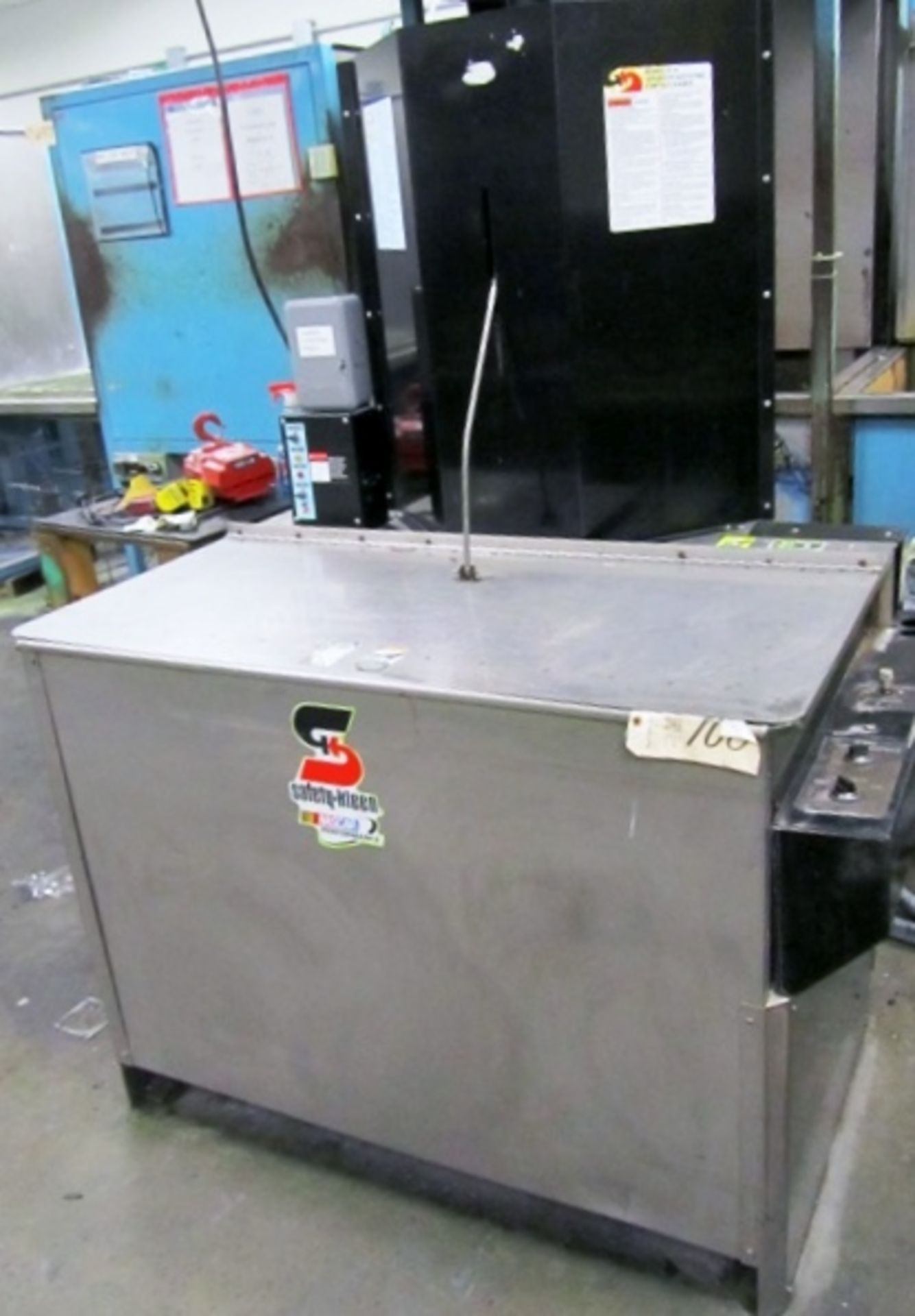 Safety Kleen Model 81.8 Aqueou Agitating Parts Washer   **PLEASE NOTE: Loading Fee of $50 will be