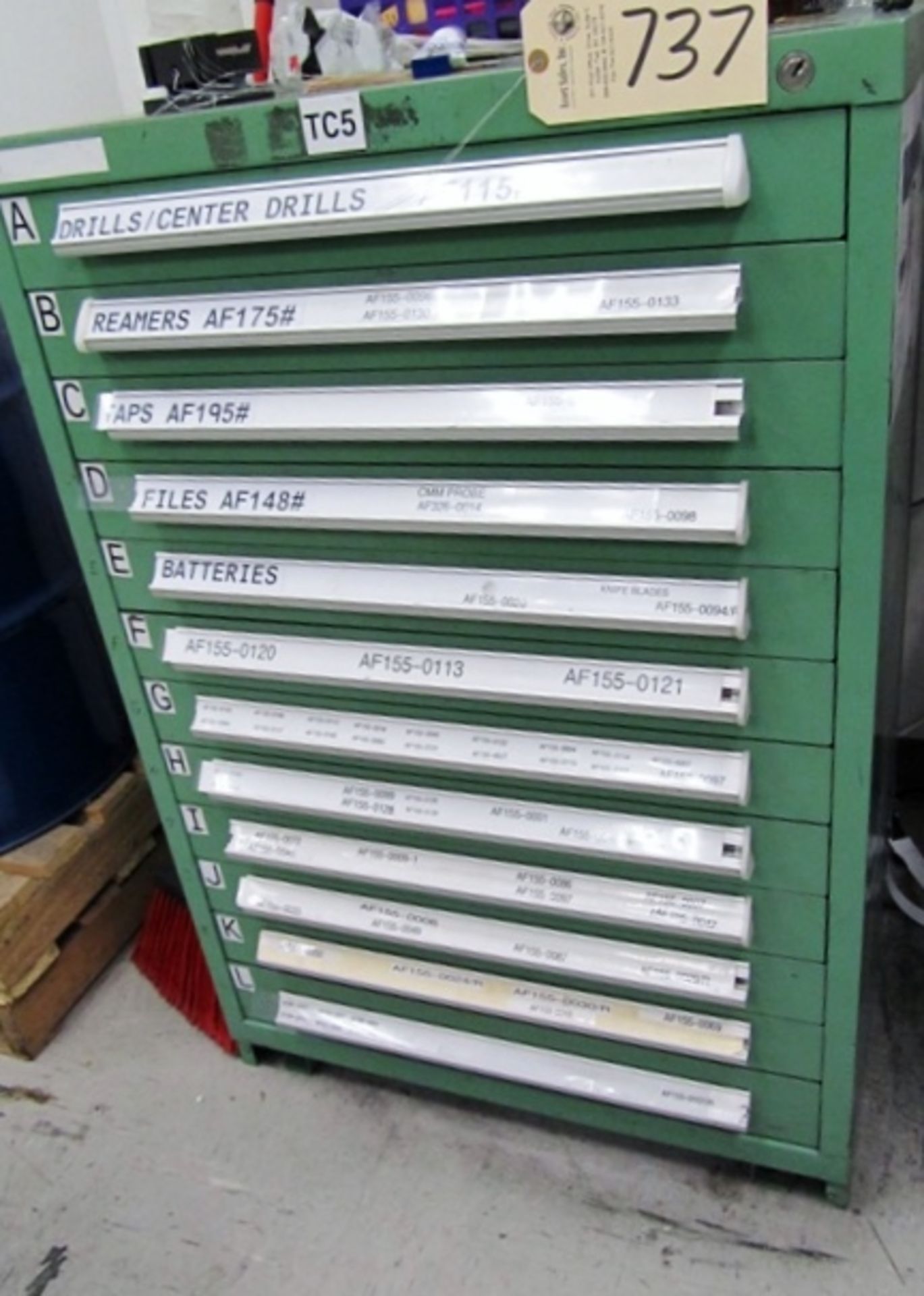 Vidmar 12 Drawer Cabinet, Empty   **PLEASE NOTE: :Loading Fee of $25 will be added to the invoice**