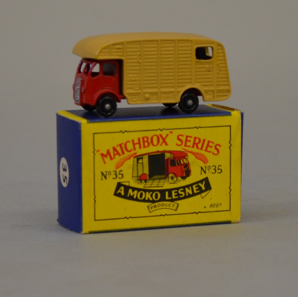 Matchbox Series No.35 Horse Box MK7 Blac