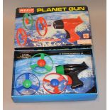 Merit (England) Planet Gun, plastic pist