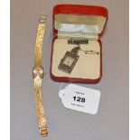 Ladies 9ct Accurist bracelet watch (gros