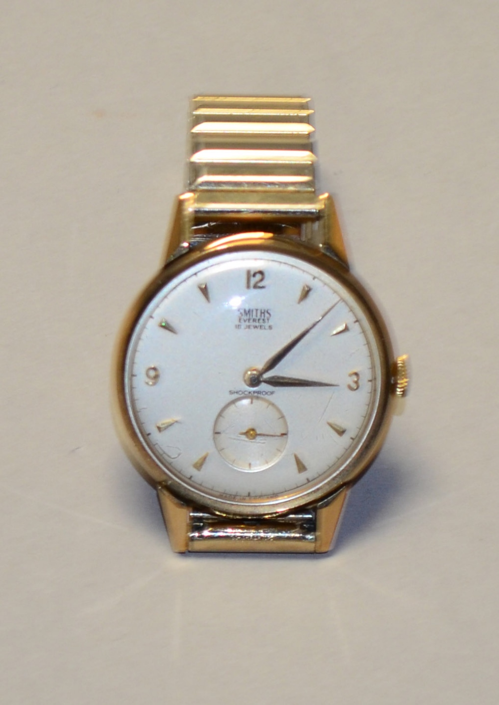 Hallmarked 9 carat gold Smith Everest 18 Jewels Wristwatch.