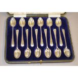 A set of 12 silver teaspoons by Elkington & Co, approx 154g,