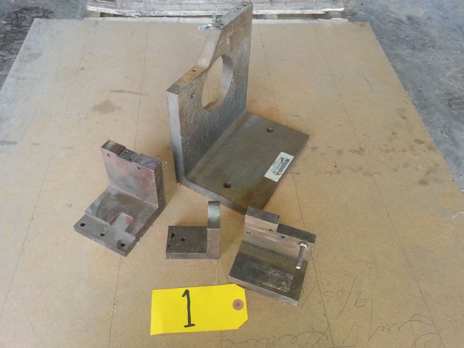 Lot of Assorted Angle Plate - Image 3 of 3