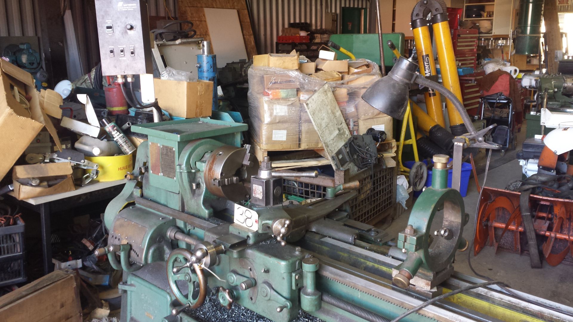 Lathe 13-60  with Variable Speed comes with 3 chucks and tooling - Image 4 of 5