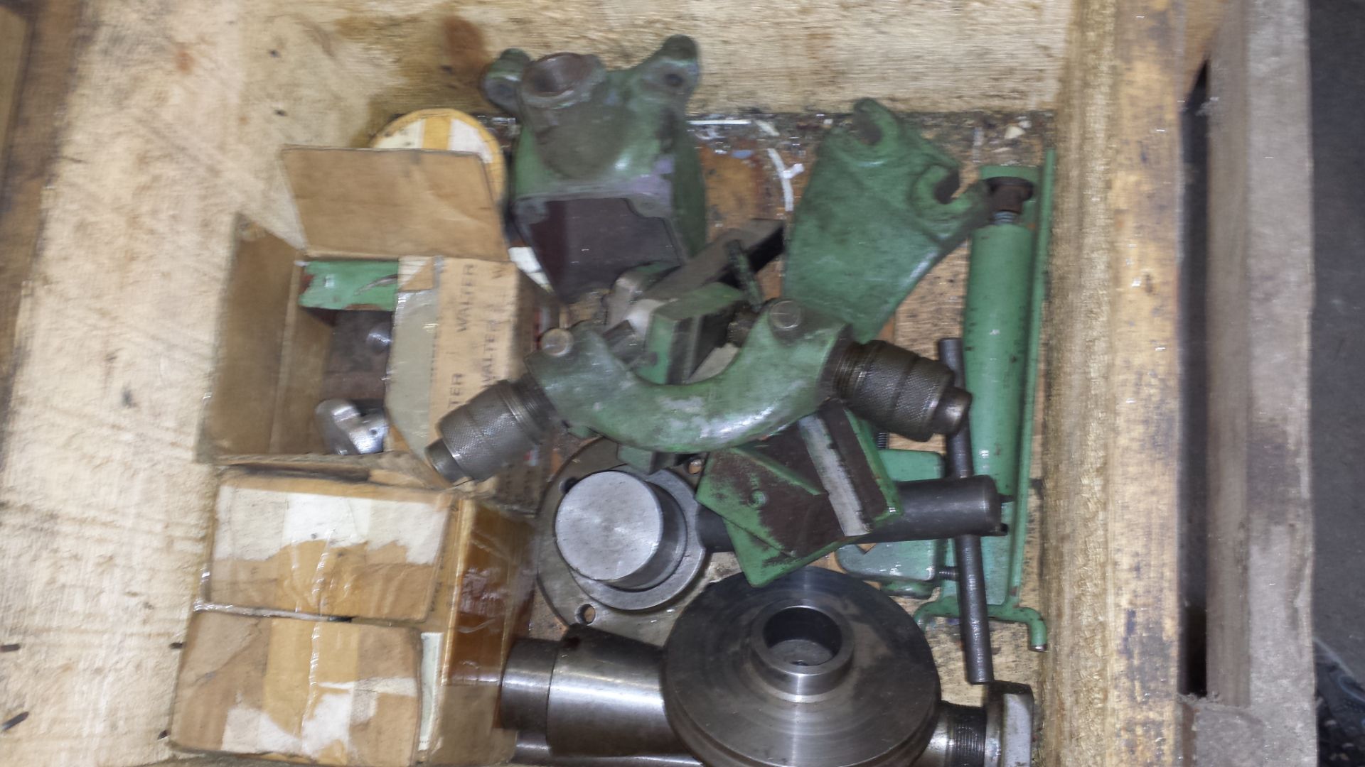 Lathe 13-60  with Variable Speed comes with 3 chucks and tooling - Image 2 of 5