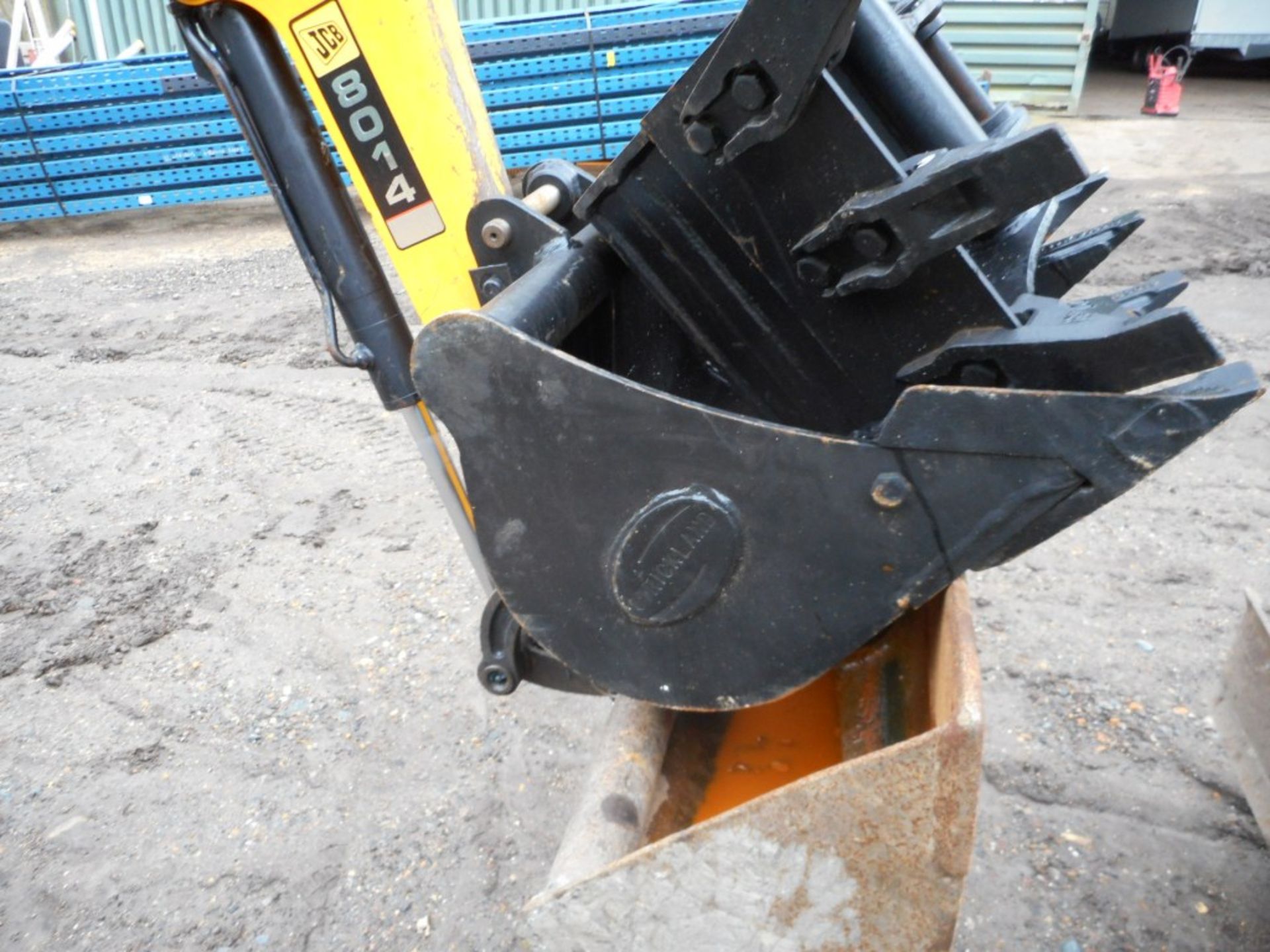 JCB 801-4 mini digger c/w 3no. buckets yr2011 build 1200 recorded hours. - Image 6 of 17
