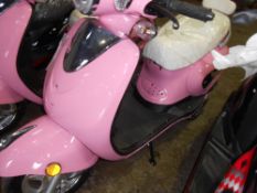 Lucatto 125cc scooter pink and white SN: 1008 unregistered c/w keys
