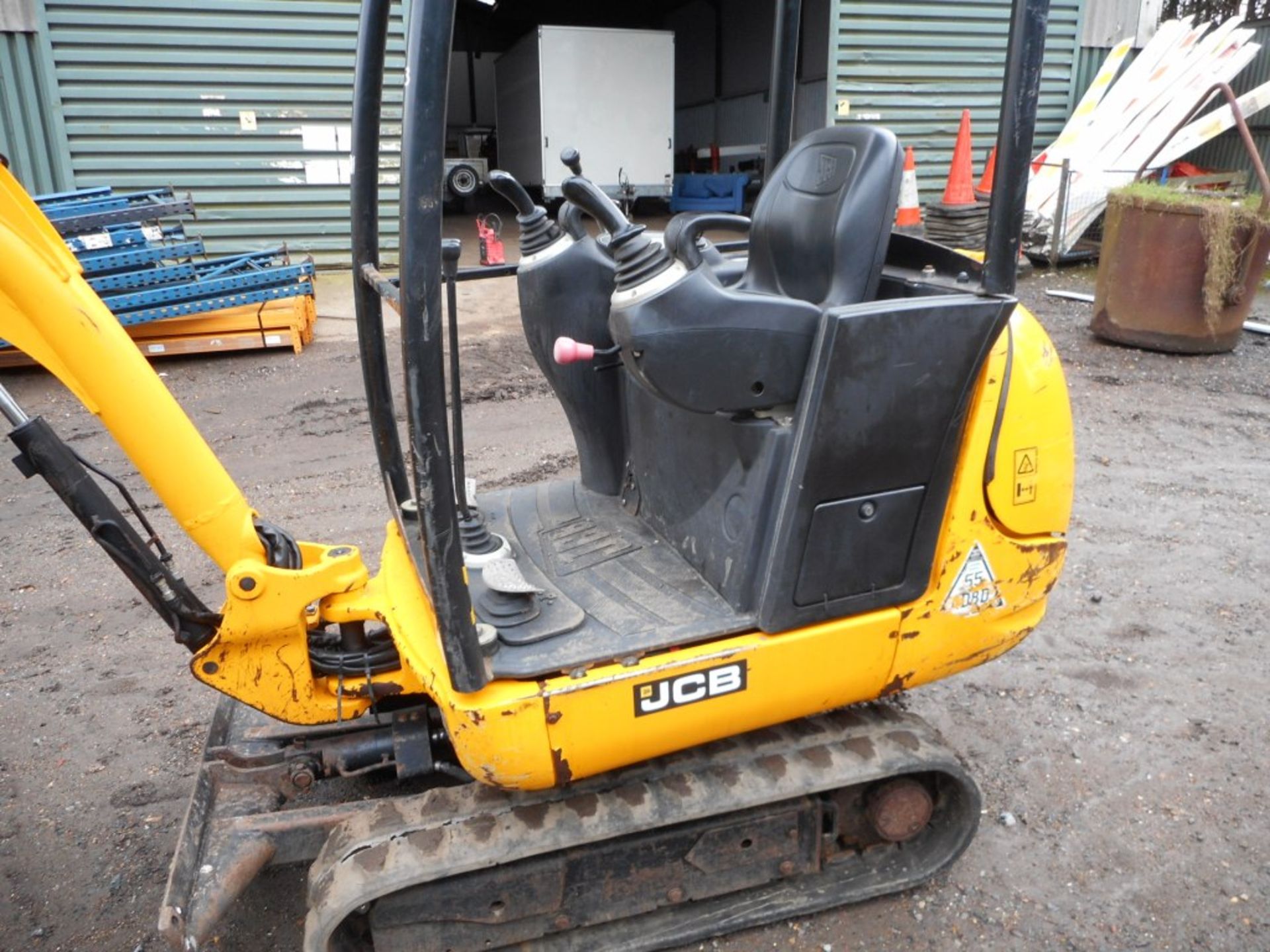 JCB 801-4 mini digger c/w 3no. buckets yr2011 build 1200 recorded hours. - Image 8 of 17