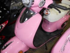 Lucatto 125cc scooter pink and white SN: 1012 unregistered c/w keys