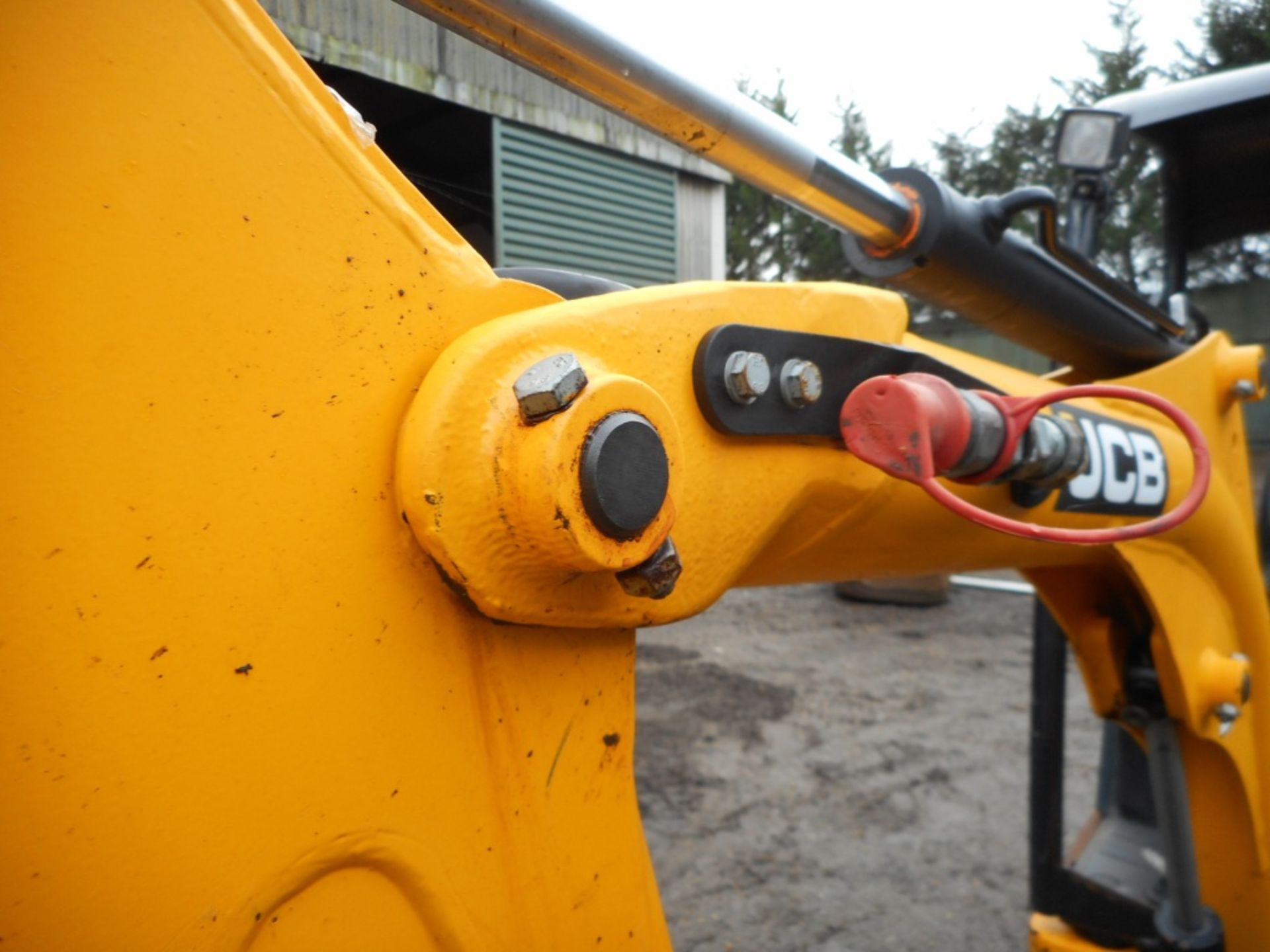 JCB 801-4 mini digger c/w 3no. buckets yr2011 build 1200 recorded hours. - Image 7 of 17