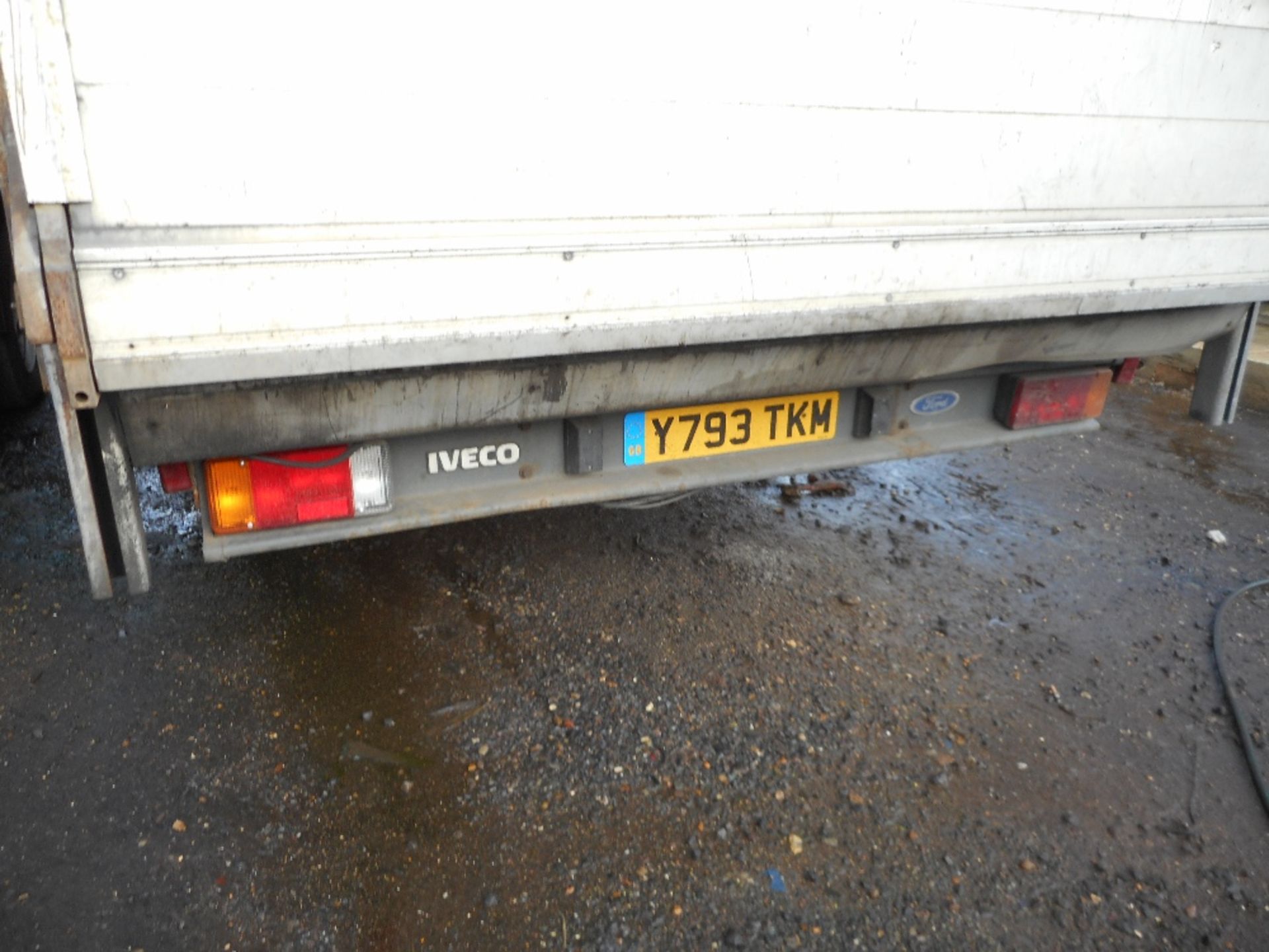 Ford Tector 7500kg rated lorry with box/curtainsided body day cab tail lift fitted reg: Y793 TKM - Image 6 of 8