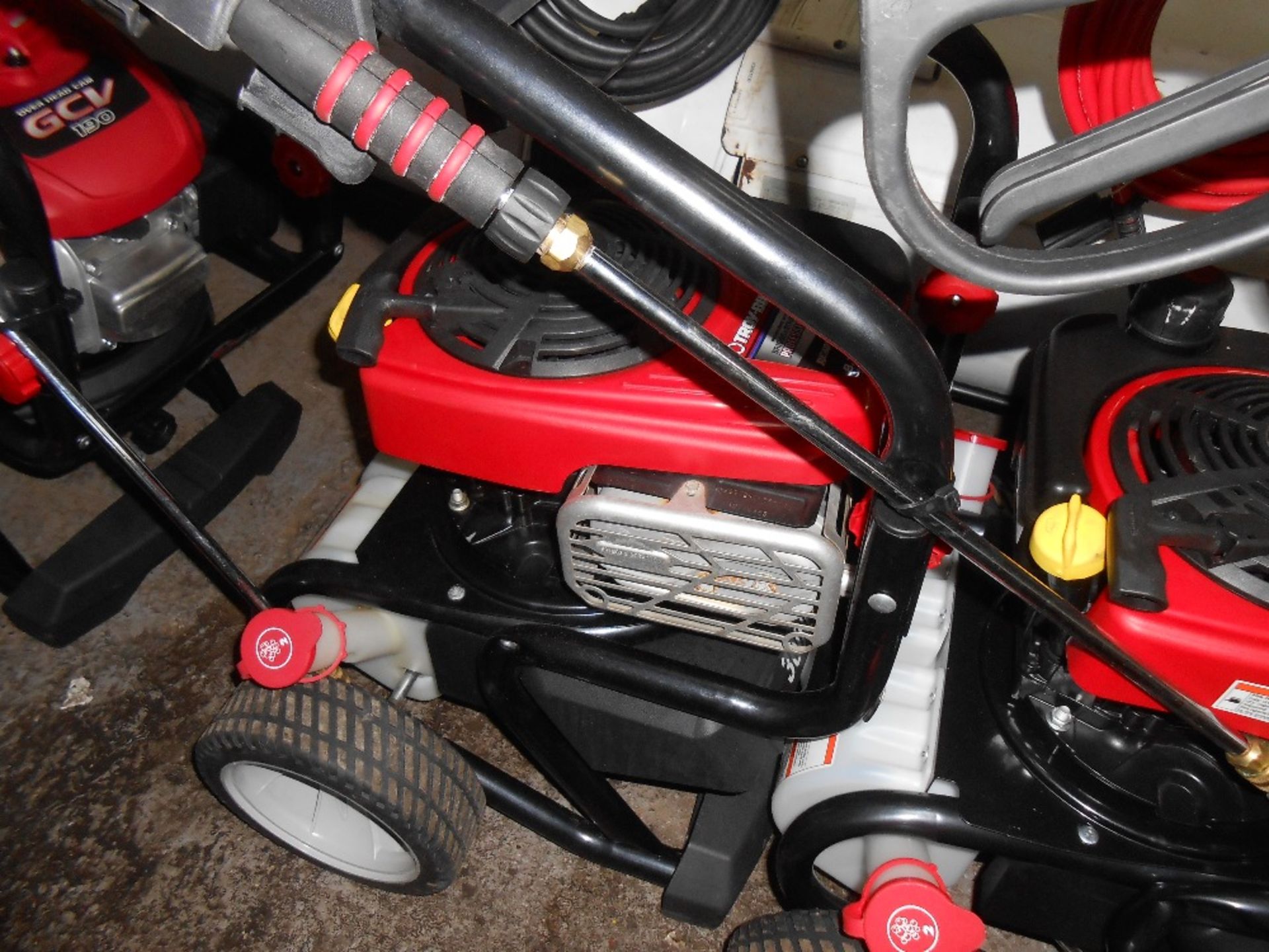 Troy Bilt 3000psi pressure washer with Honda engine.