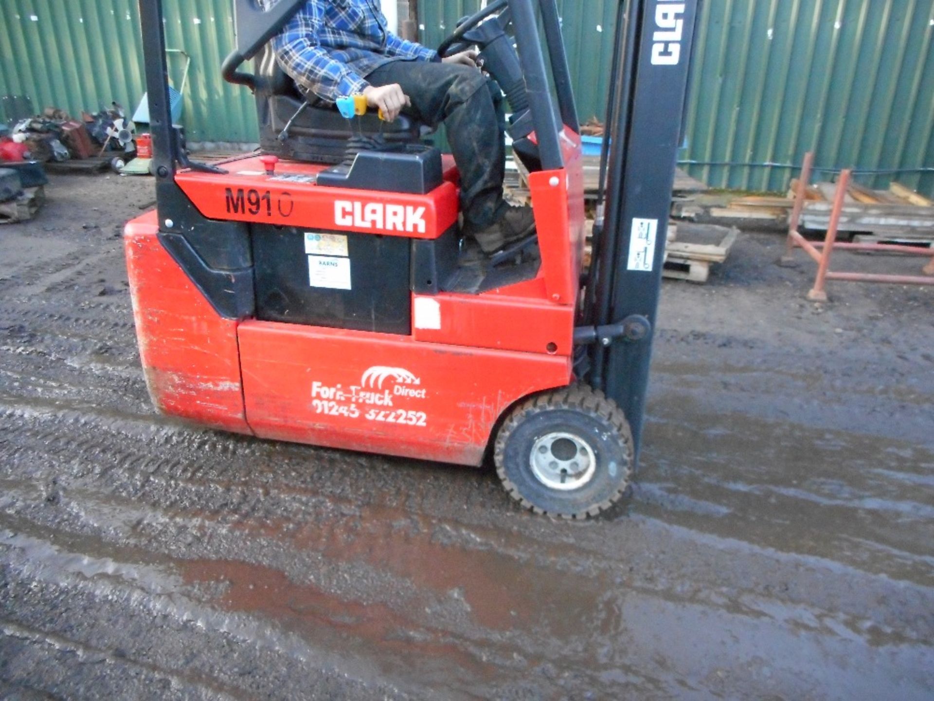 Clark CTM 16SX battery forklift year 2000 build. - Image 2 of 13