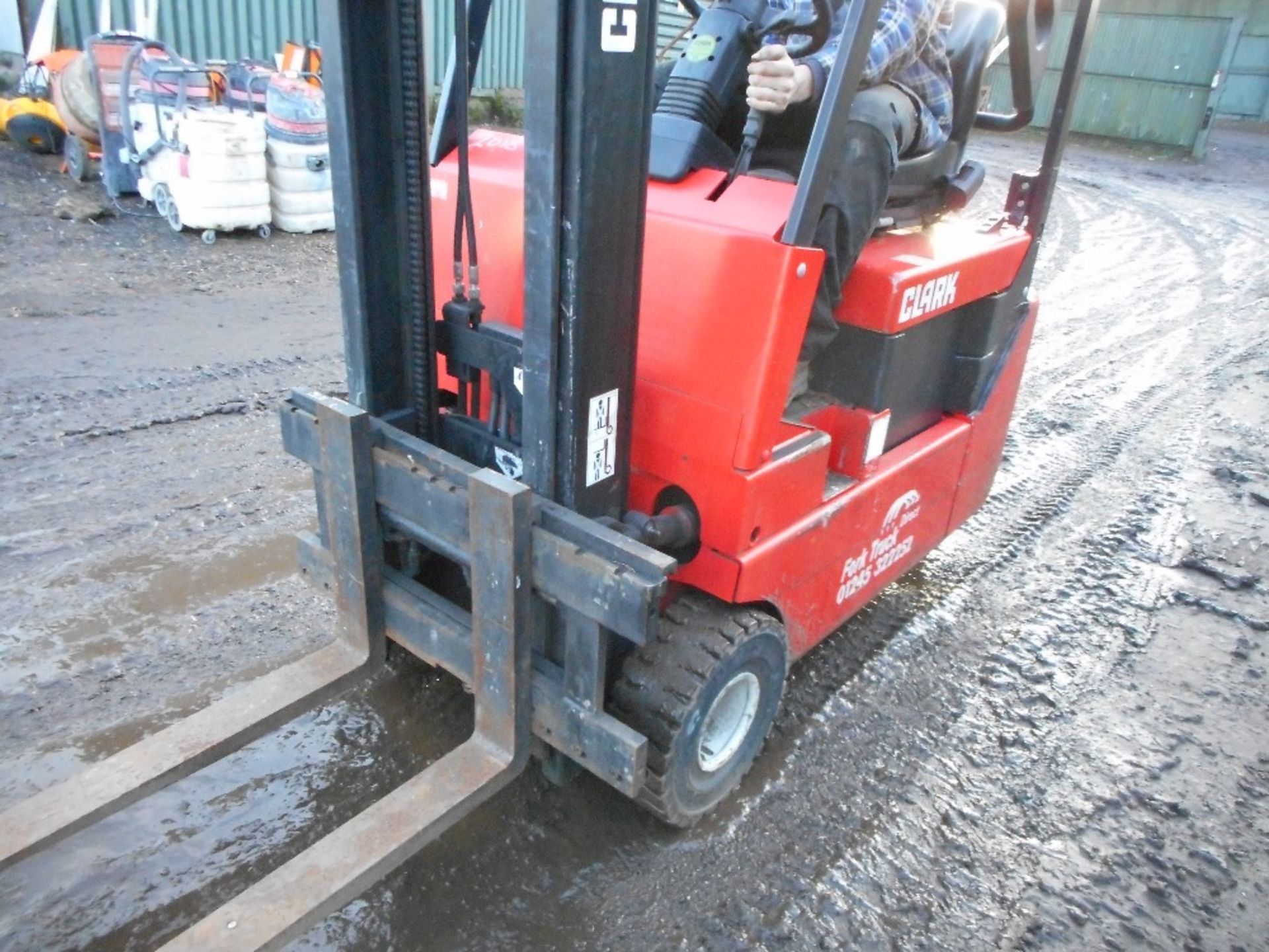 Clark CTM 16SX battery forklift year 2000 build. - Image 4 of 13