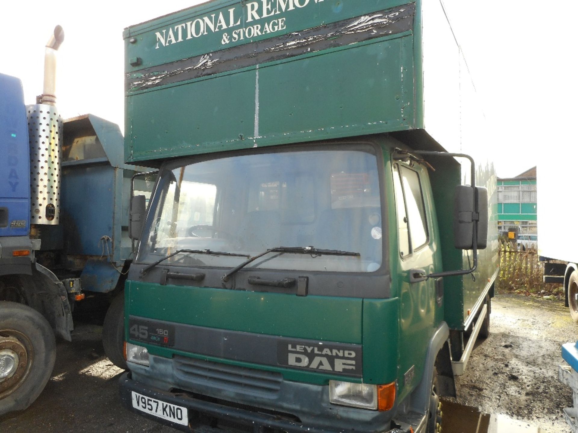 DAF 45 7500kg rated removal lorry year 1999  approx reg:V957 KNO.