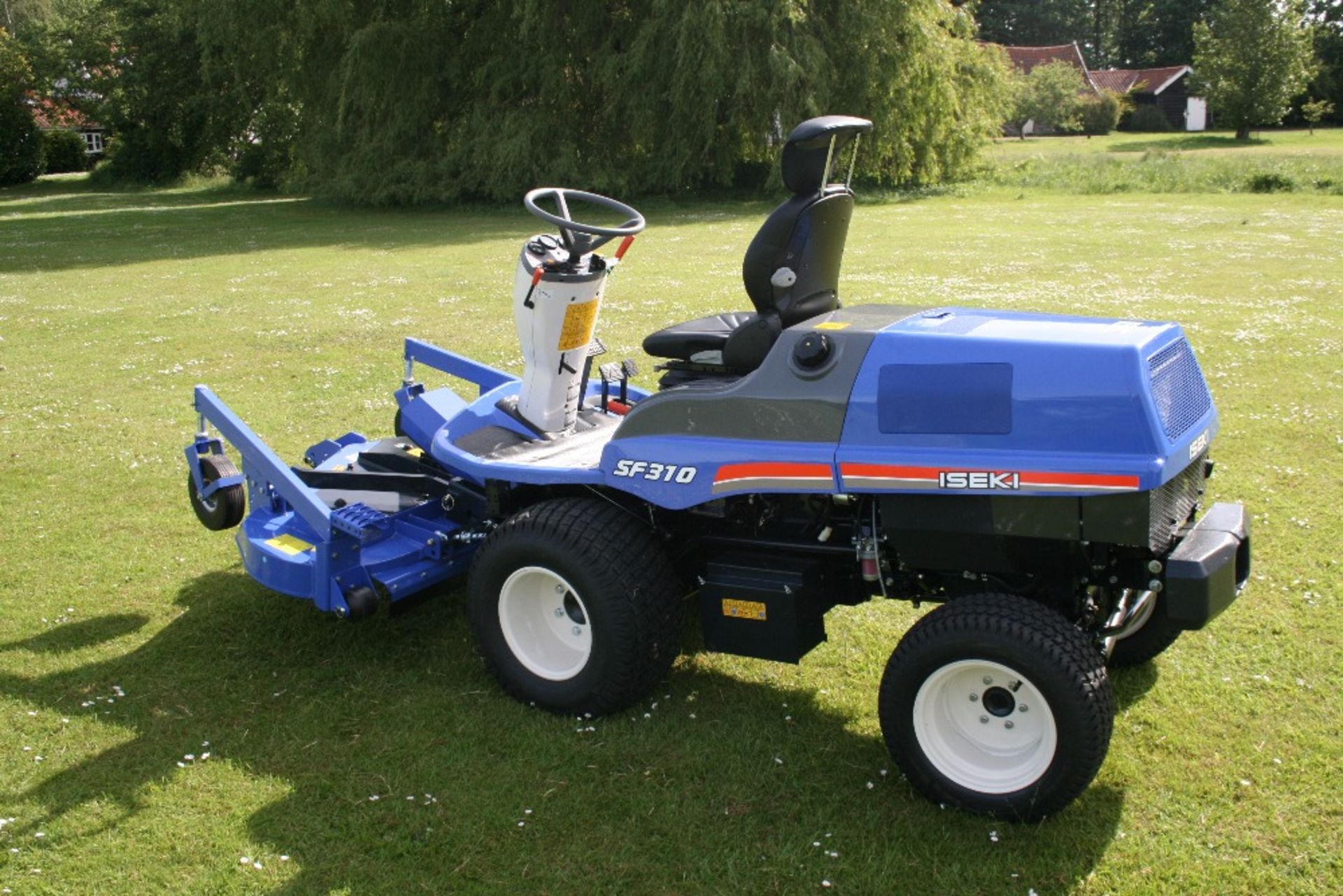 Iseki SF310 rotary outfront mower - Image 9 of 20
