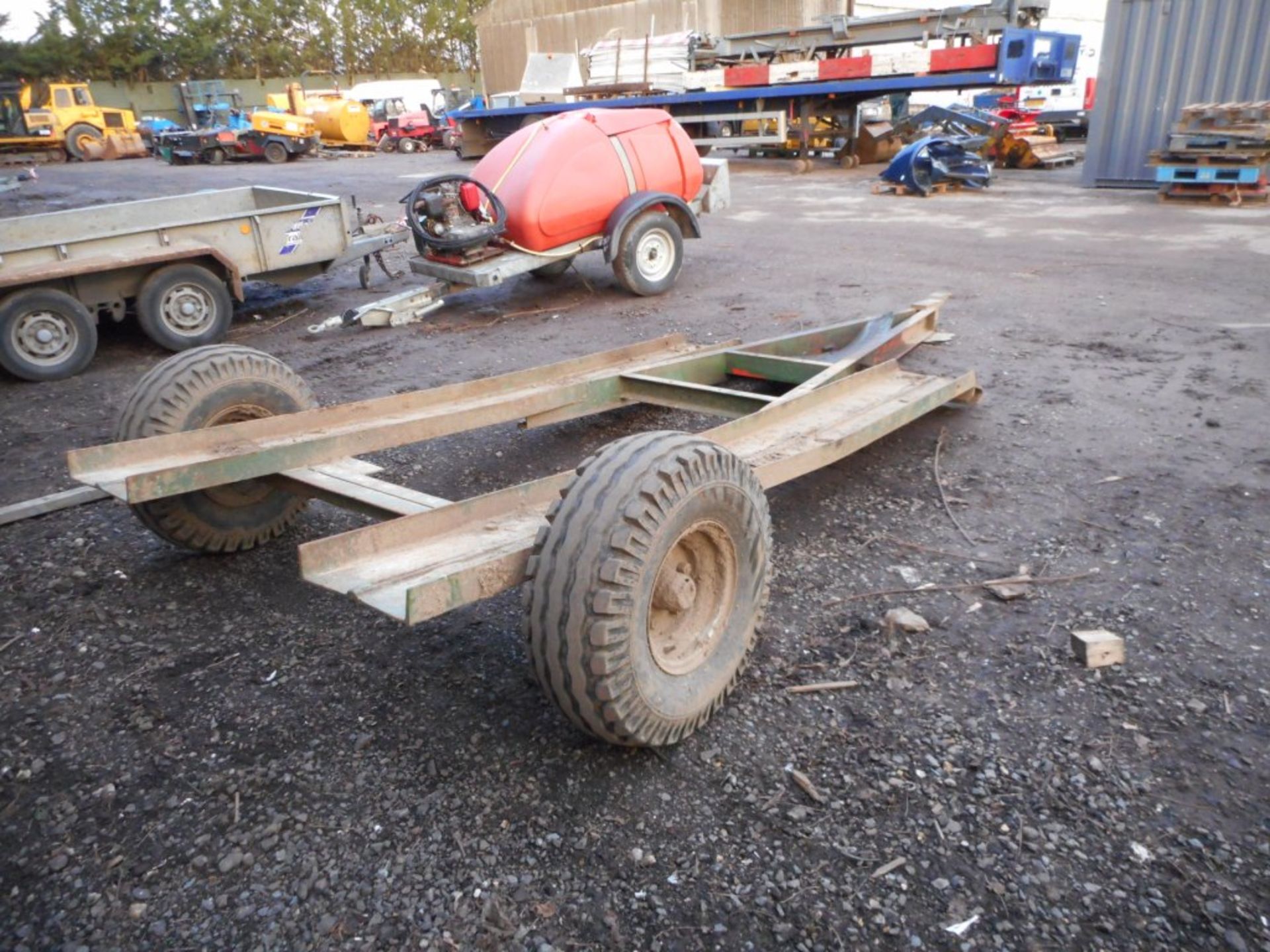 Single axled low loader trailer for farm use - Image 3 of 4