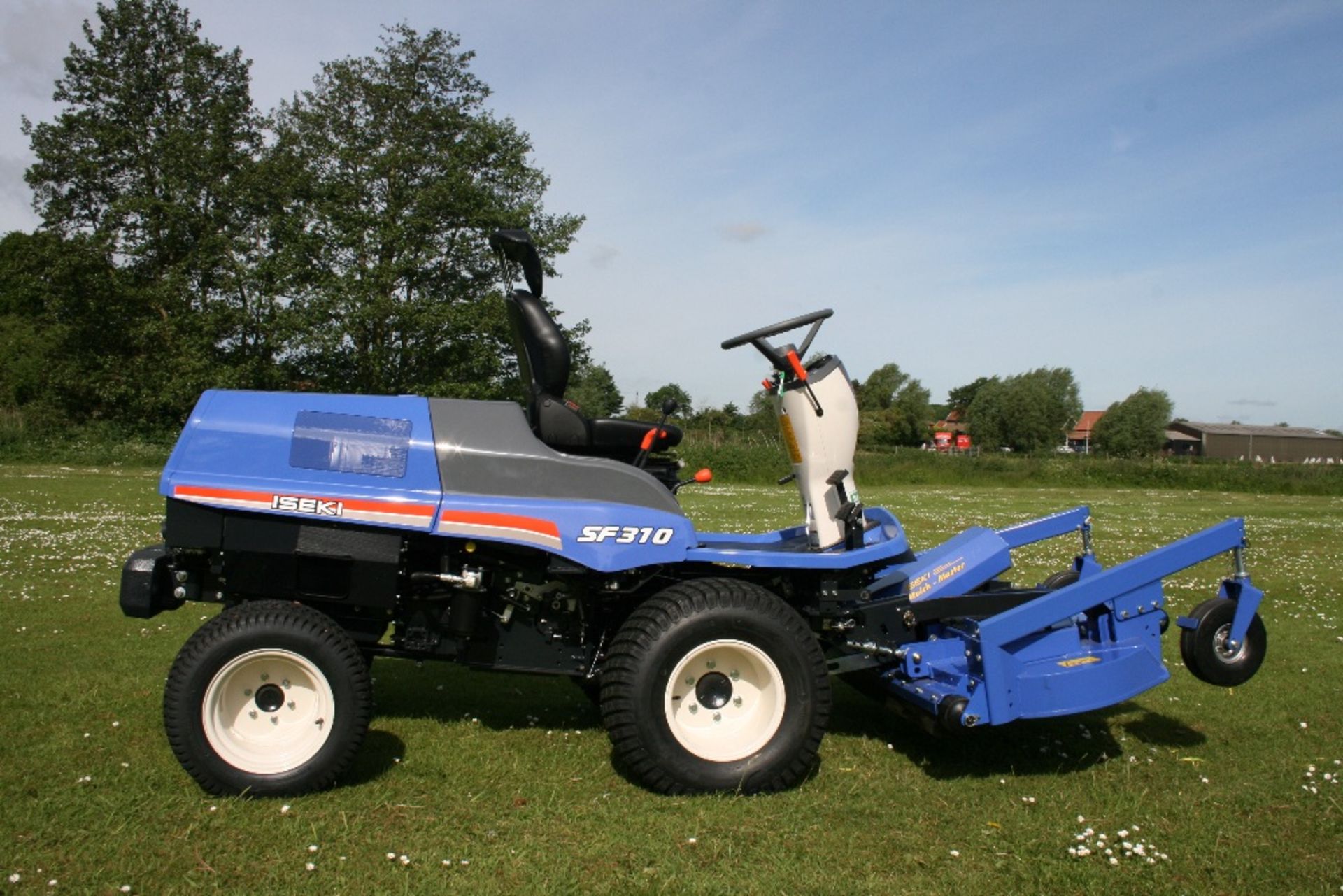 Iseki SF310 rotary outfront mower