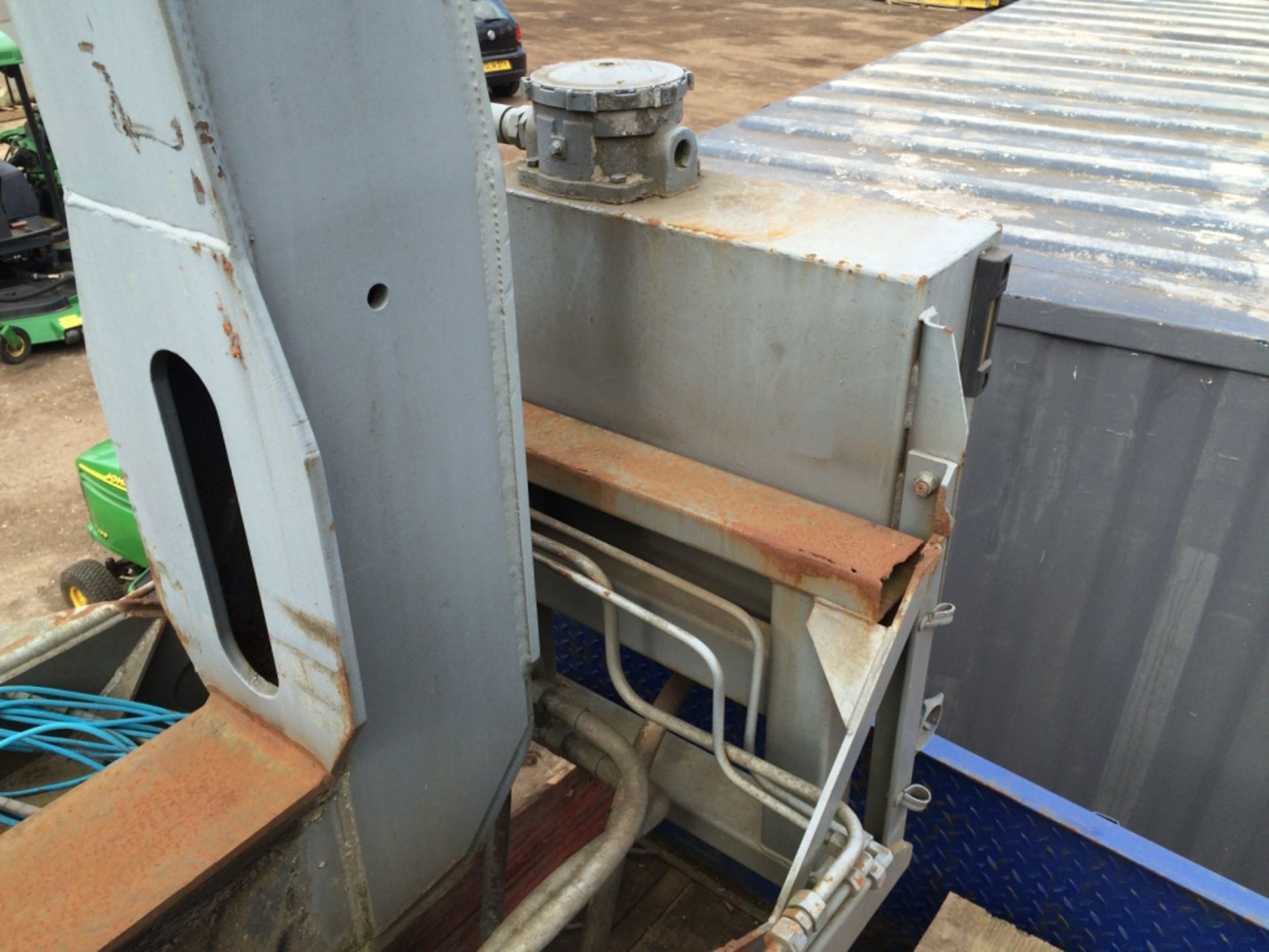 Hook loader equipment - Image 6 of 7