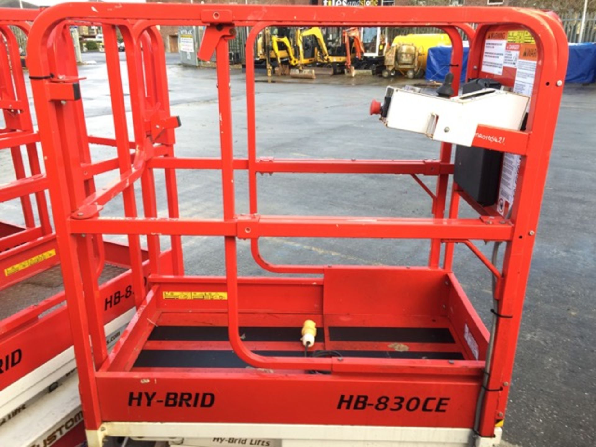 HY-BRID HB-830CE Self Propelled Man Lift - Image 3 of 3