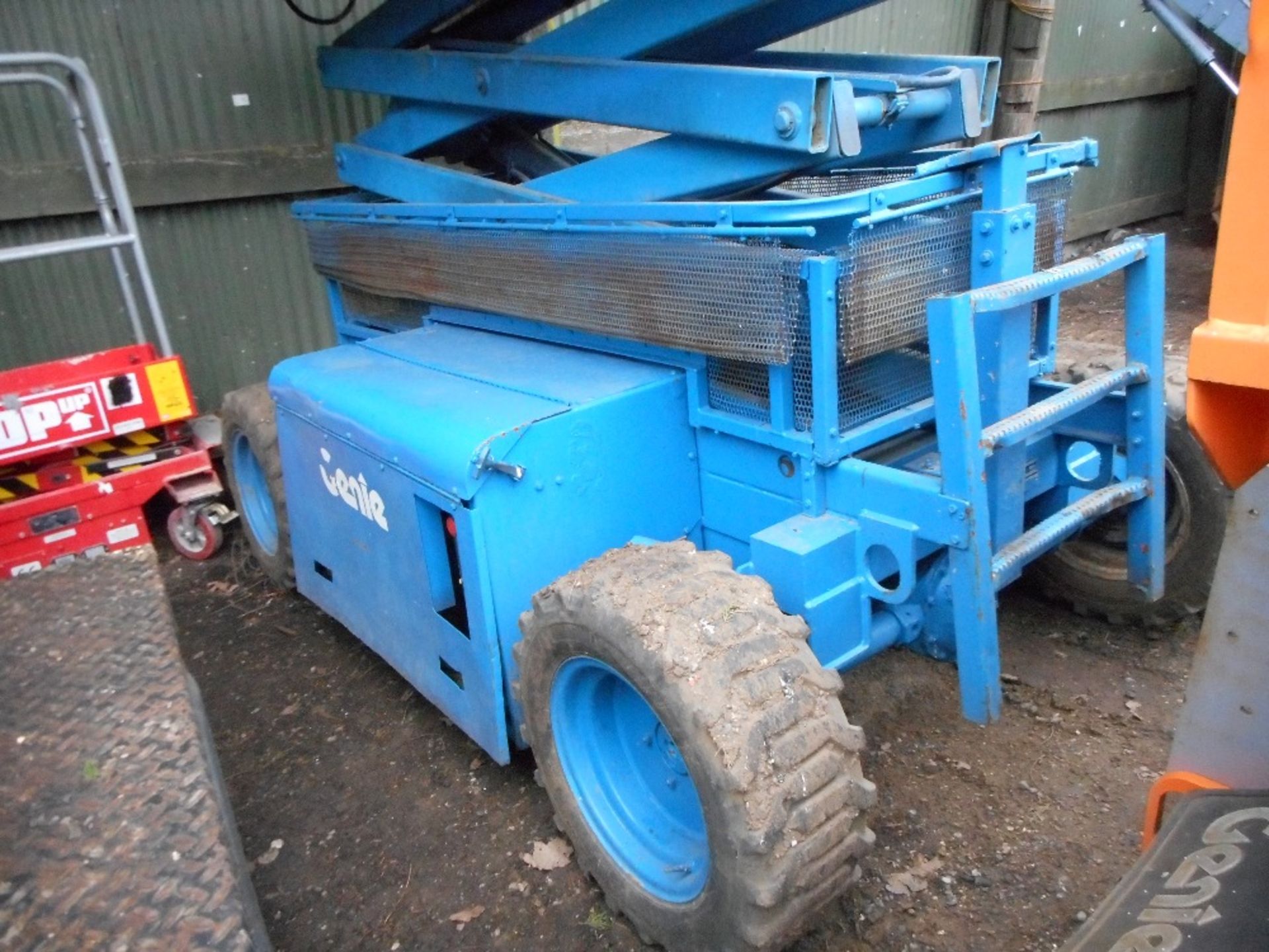 Genie 26MRT scissor lift platform - Image 4 of 5