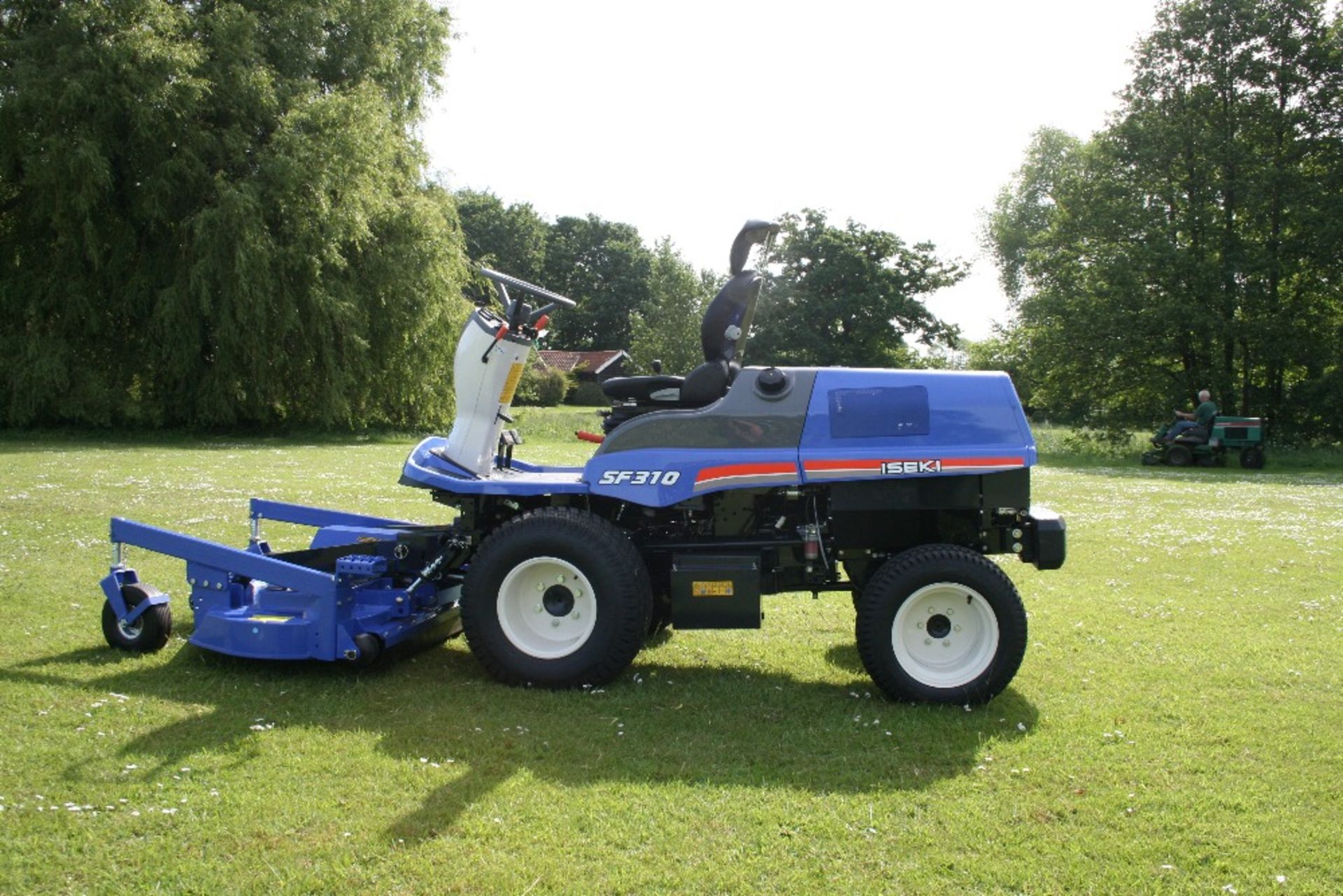 Iseki SF310 rotary outfront mower - Image 7 of 20