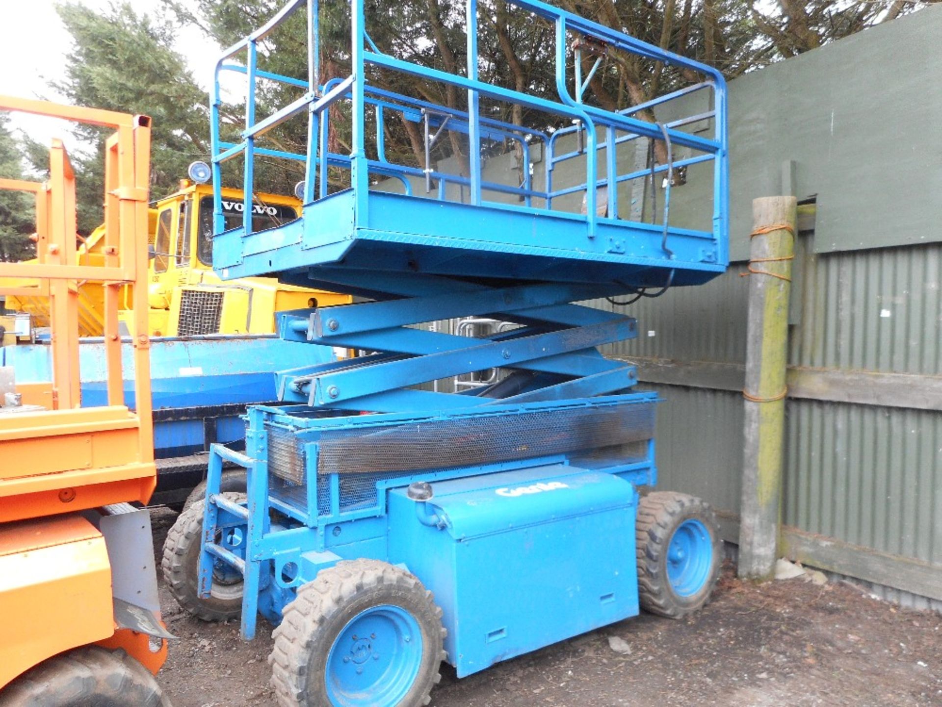 Genie 26MRT scissor lift platform